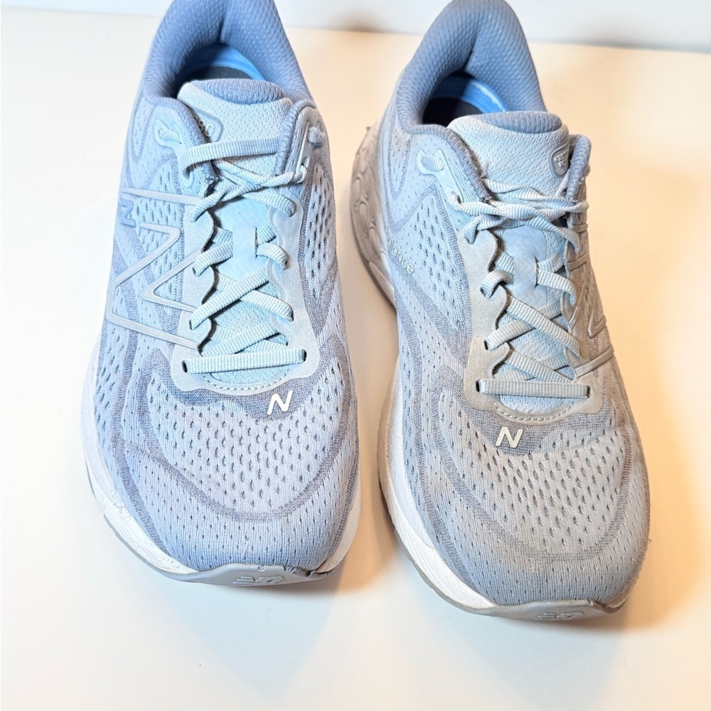 New Balance Women's Light Blue Athletic Shoes Sz 9.5 - Picture 2 of 7